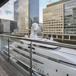 waterfront-corporate-apartments.cambridgehotelsuk.com/